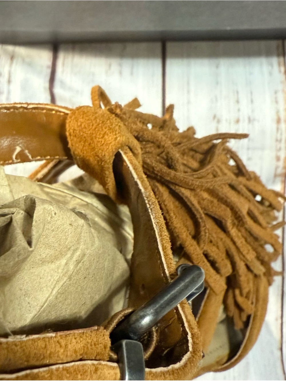 New in Box Kenneth Cole Reaction Audra Women's Brown Suede Fringe Sandals - Picture 9 of 9